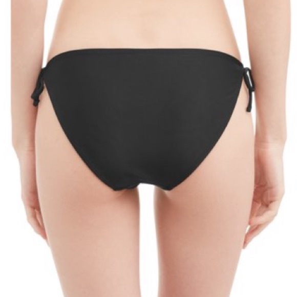 Bikini - Picture 5 of 6